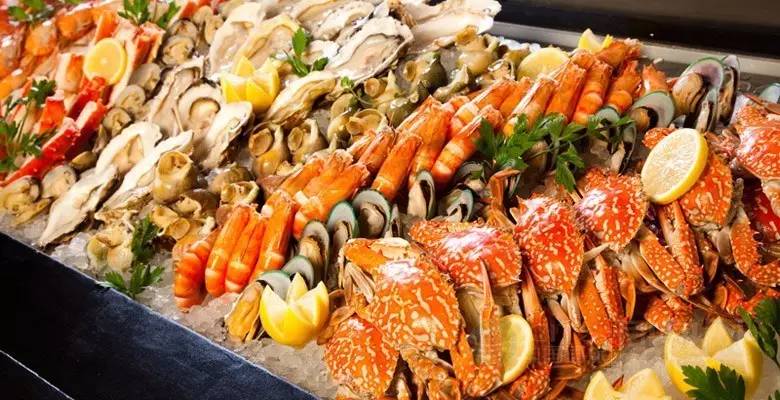 來到這家自助餐廳,單單曬美食太low了!